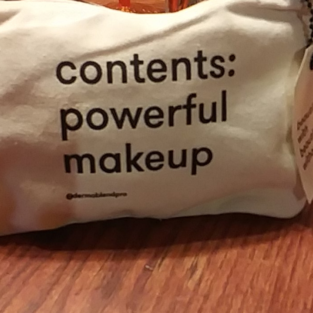 MAKEUP BAG